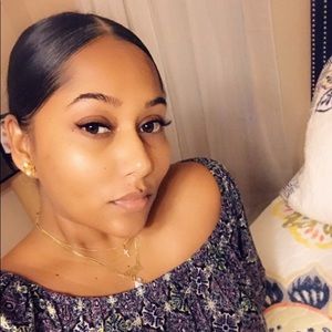 Meet your Posher, Khamela